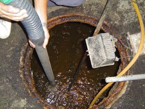 波密隔油池清理