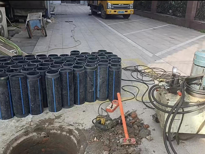 波密PE置换管厂家 DN315置换管 非开挖管短管置换